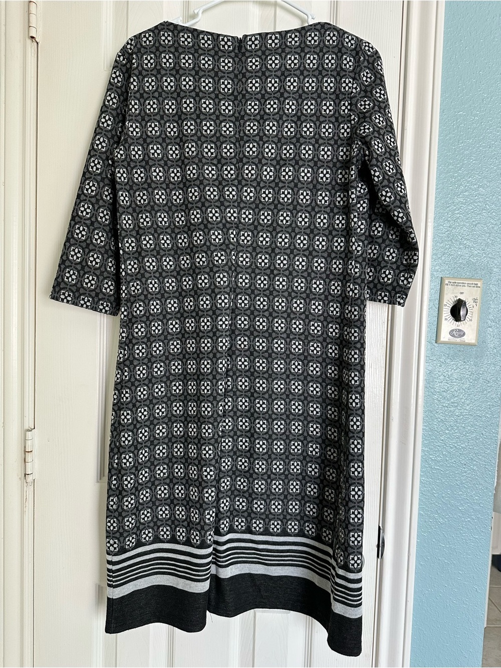 Cortigiani Elbow Sleeve Stretch Sheath Dress black and white geometric size L - Picture 4 of 5